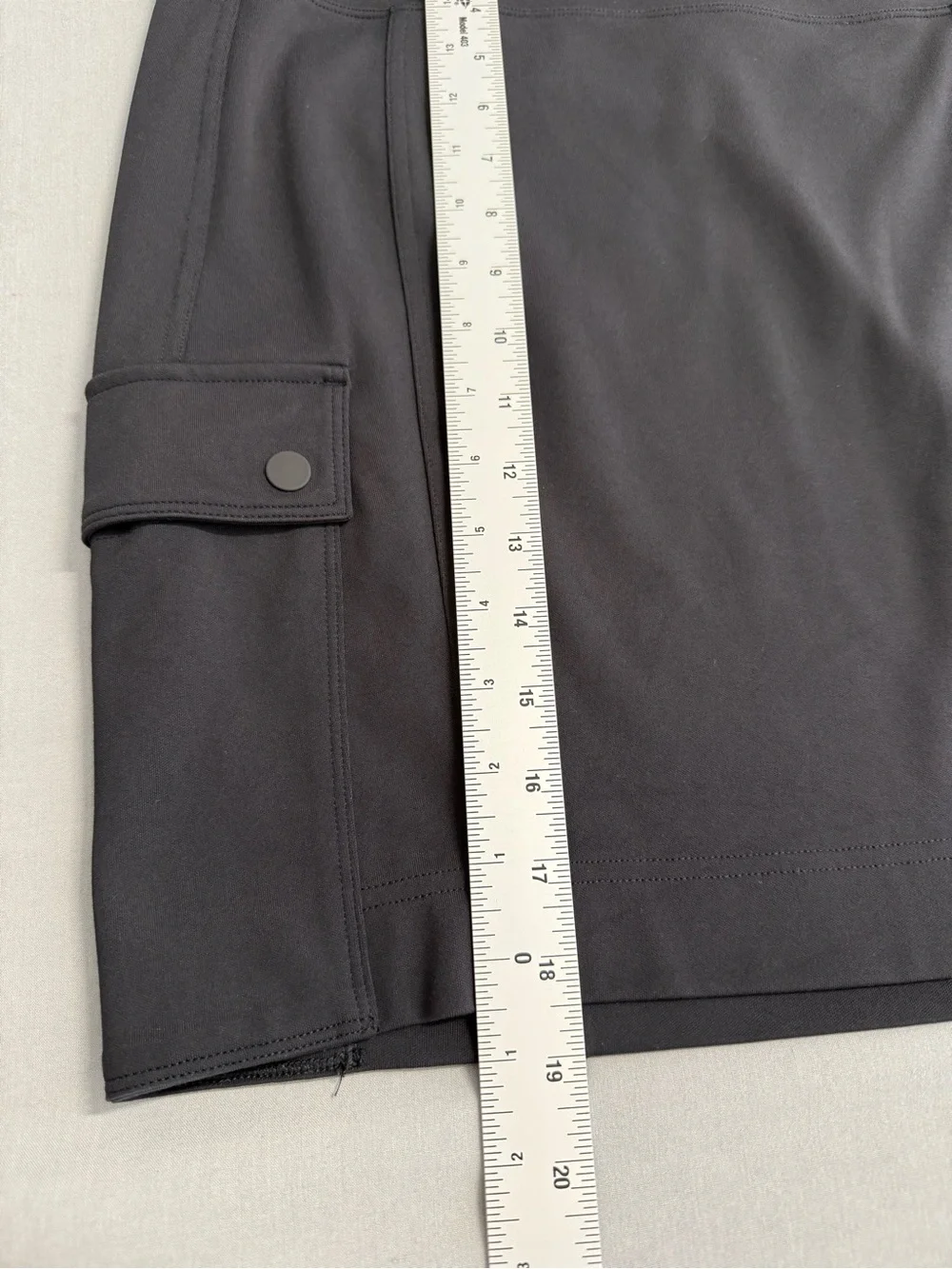 Athleta Delancey Cargo Skirt Women’s Medium Black Stretch Utility Mini Skirt